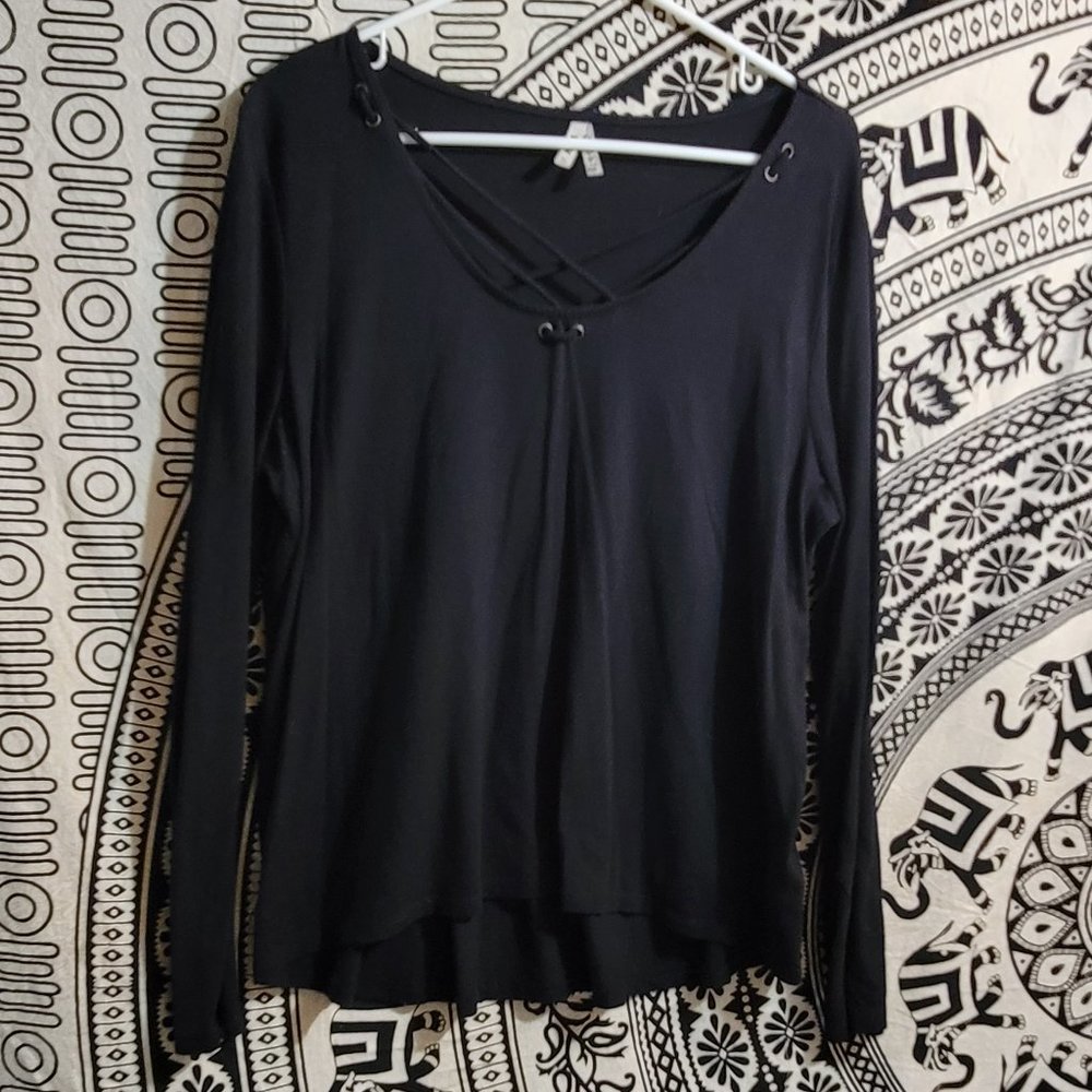 Black Long Sleeve w Criss Cross Front